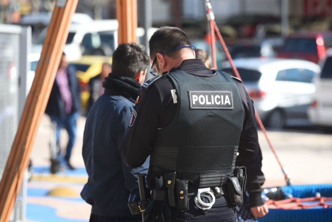 La Policía Municipal detuvo a tres de ellos