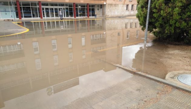 Zona de la entrada principal del Hospital de Valdepeñas (Ciudad Real)