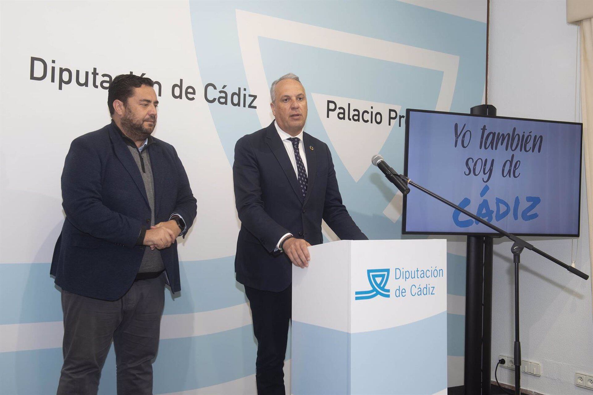 Armario y Ruiz Boix durante la presentación de la campaña