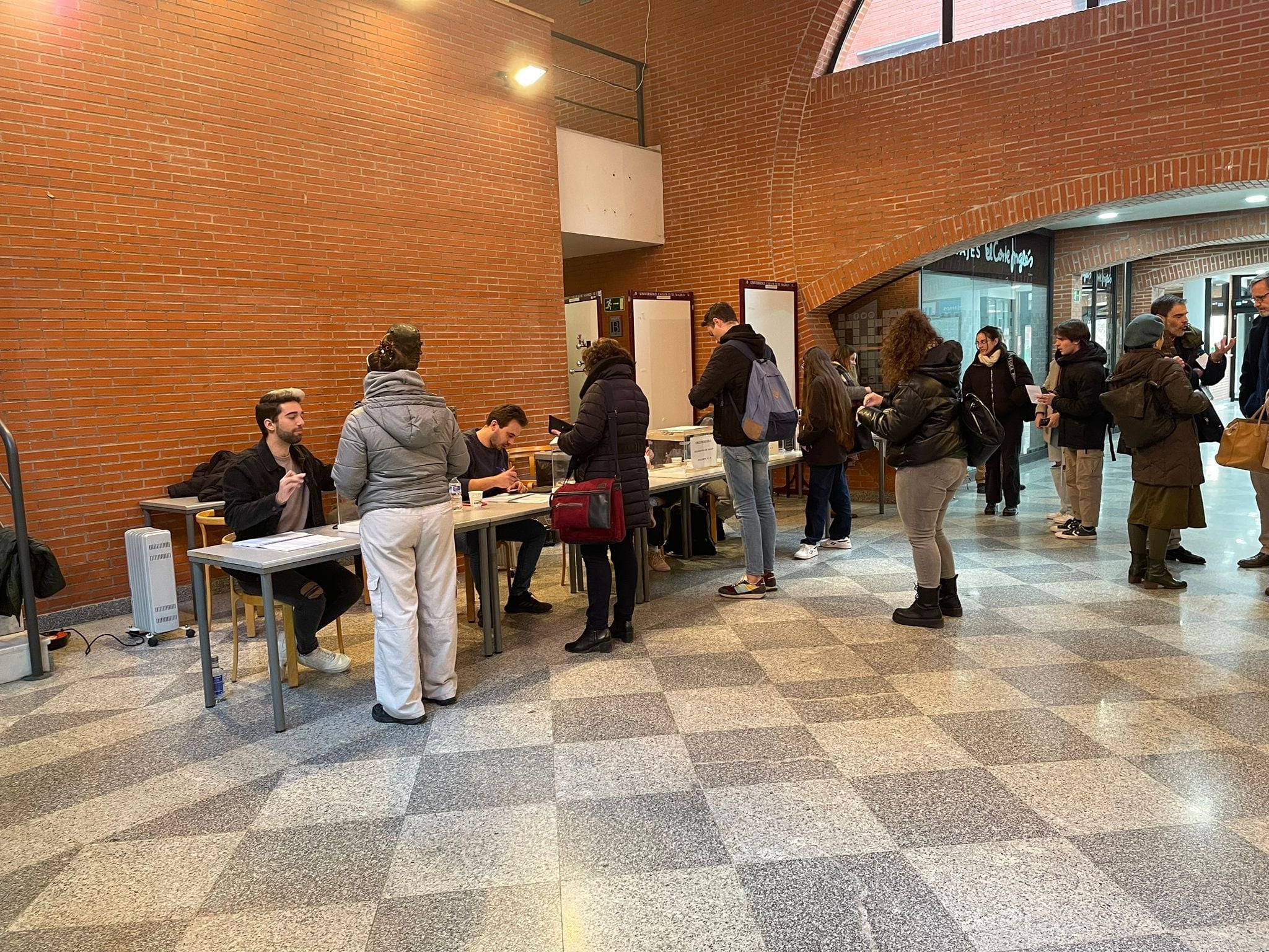 Imagen de la votación este miércoles en el campus de Getafe de la UC3M