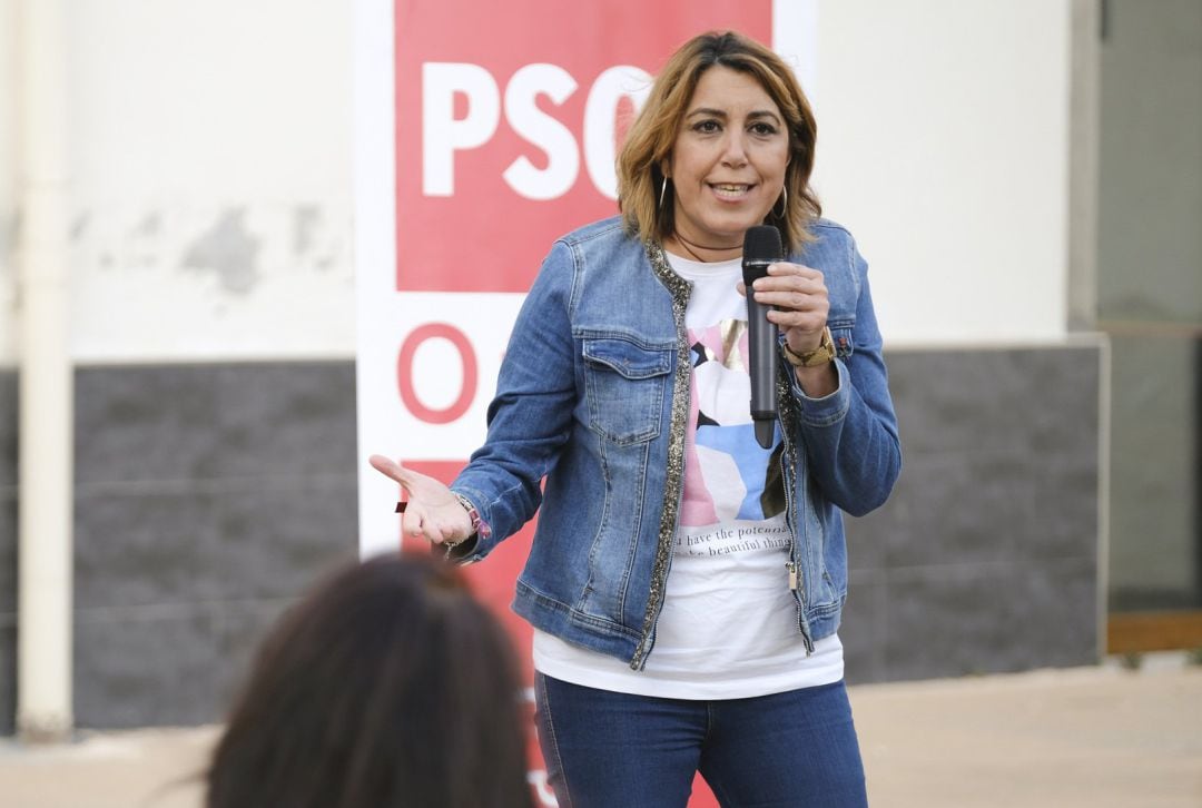 La candidata de las primarias del PSOE-A Susana Díaz, en un acto con militantes, en una foto de archivo