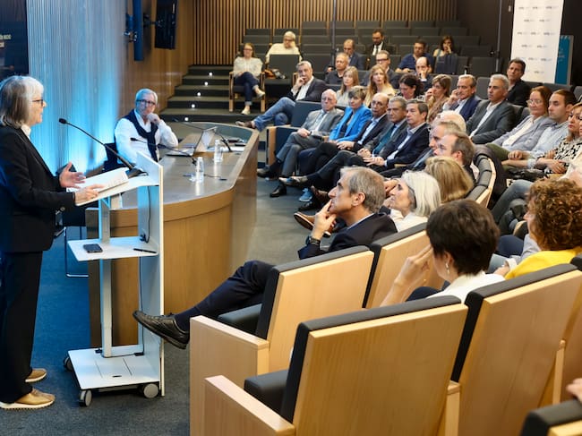 LOGROÑO (LA RIOJA) 08/06/2023.- La presidenta de la Agencia EFE, Gabriela Cañas, interviene en el Aula de la Universidad Internacional de La Rioja (UNIR) sobre los retos y el papel de las agencias de noticias, este jueves en Logroño. EFE/Raquel Manzanares