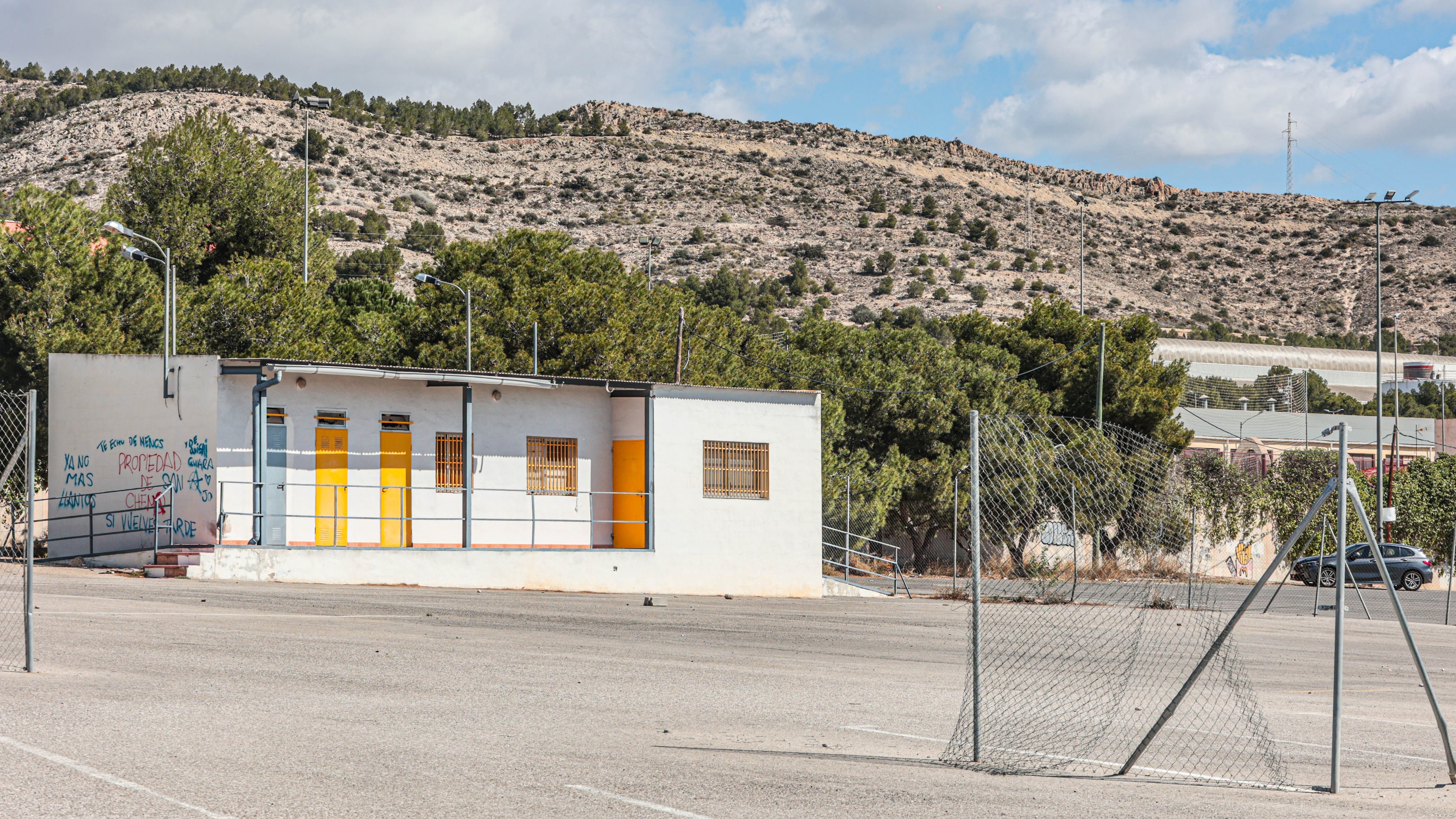 Los terrenos cedidos a la institución provincial se encuentran en la carretera de Sax y cuentan con un área de más de 14.000 m2