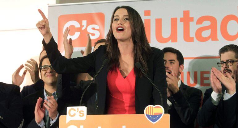 GRA486. BARCELONA, 27/09/2015.- La candidata a la presidencia de la Generalitat por Ciutadans, Inés Arrimadas, durante la rueda de prensa ofrecida hoy para valorar los resultados de la formación en las elecciones catalanas. EFE/Marta Pérez