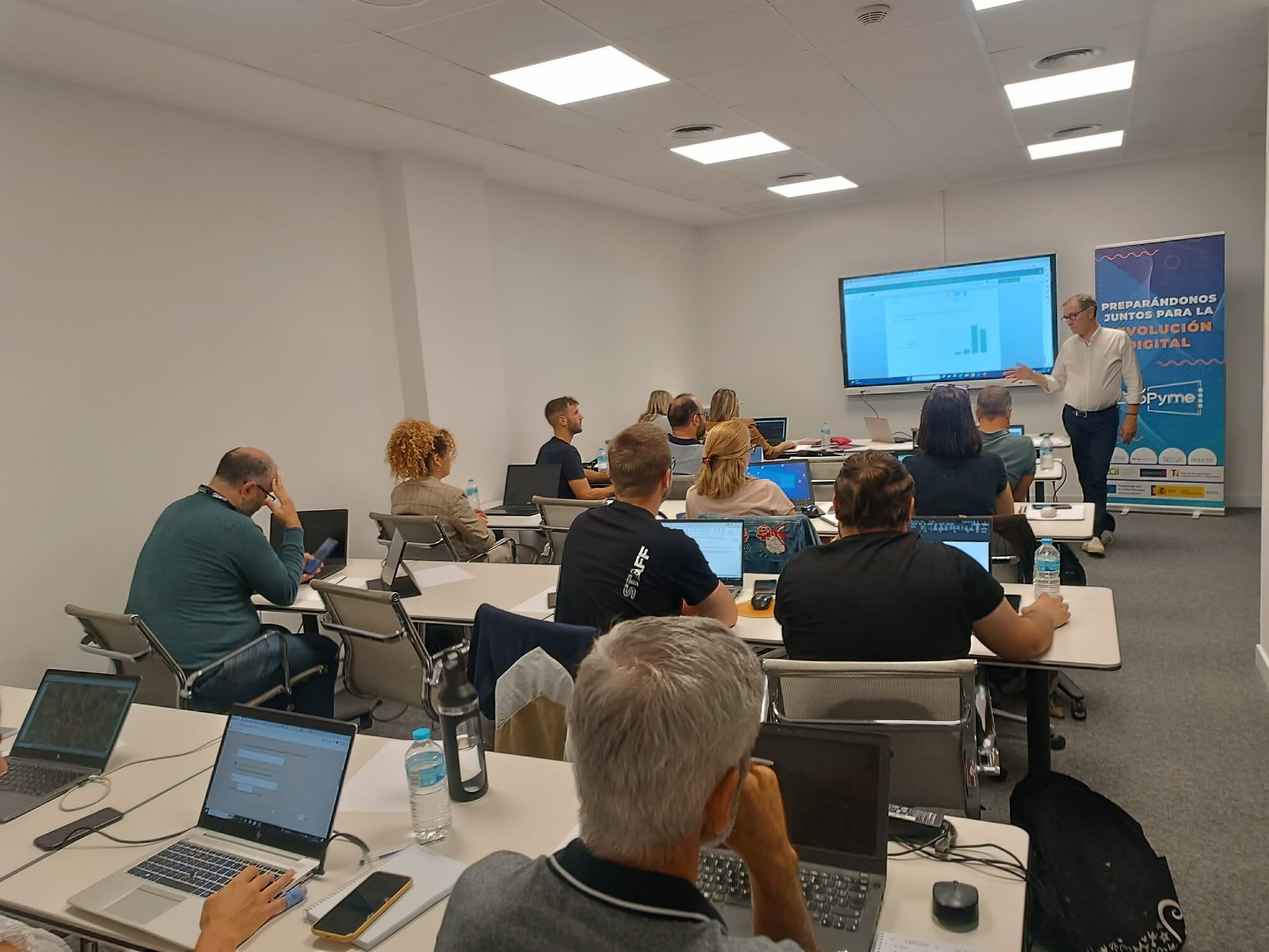 Más de 100 directivo de Castilla-La Mancha y Comunidad Valenciana han pasado por el programa superior en competencias digitales de LabPyme