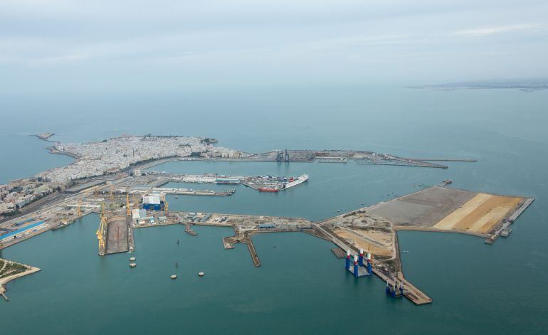 Vista aérea del muelle de Cádiz