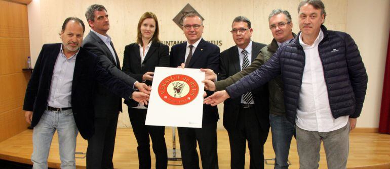 Imatge d'arxiu, de la presentació de la marca 'Vermuts de Reus', amb representants institucionals i productors.