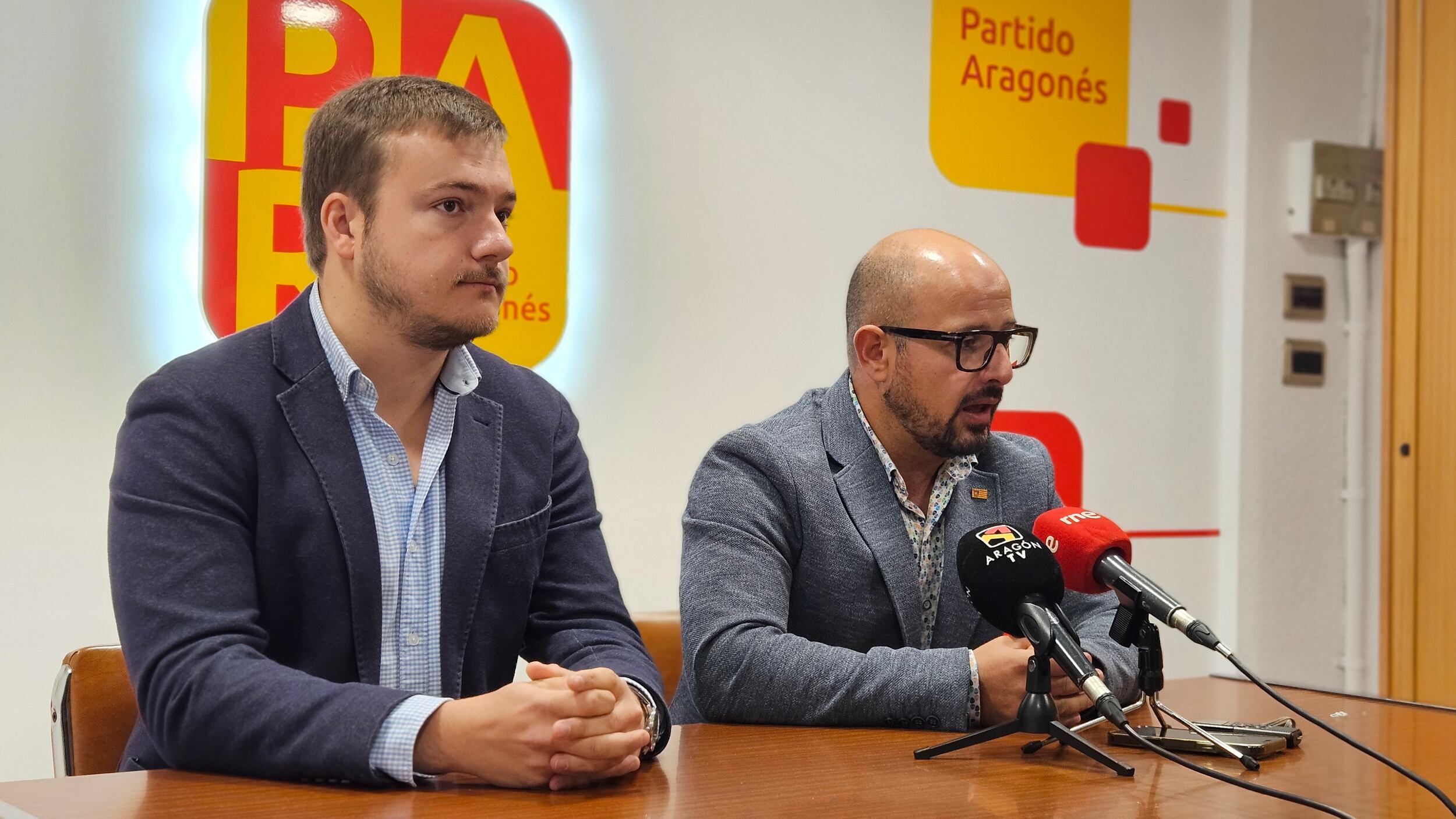 Alberto Izquierdo y Daniel Úbeda en rueda de prensa Teruel