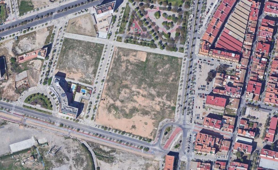 Imagen vista satélite del solar donde se prevén construir los depósitos de tranvía de la nueva L10 de Metrovalencia. 