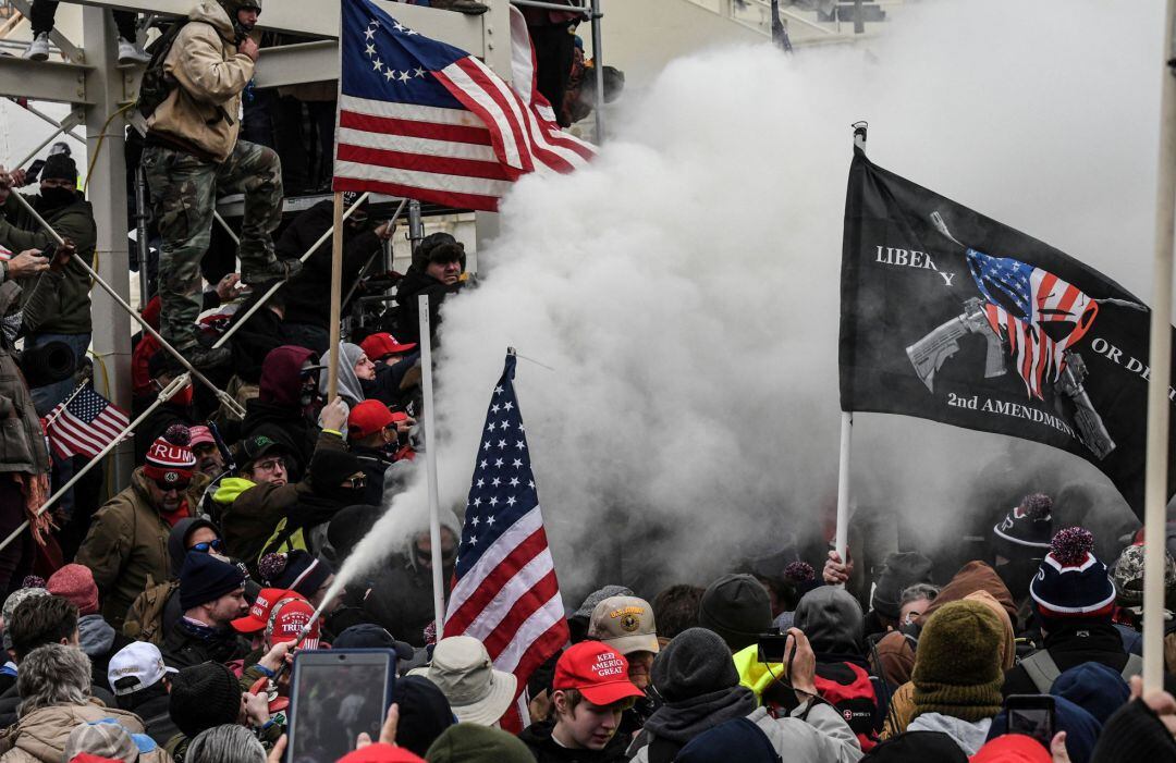 Protestas de los seguidores de Trump del 6 de enero frente al Capitolio en Washington (EEUU).