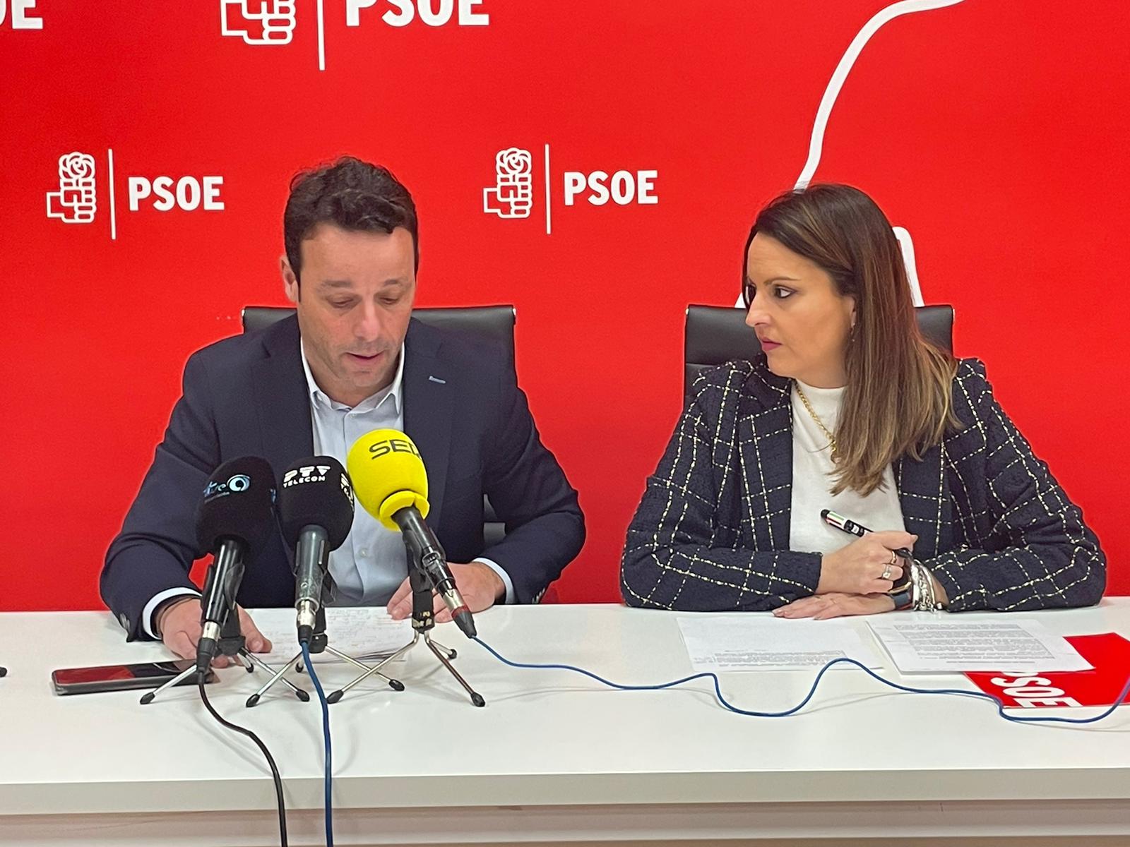 Javier Perales y Raquel Ortiz (PSOE Linares)