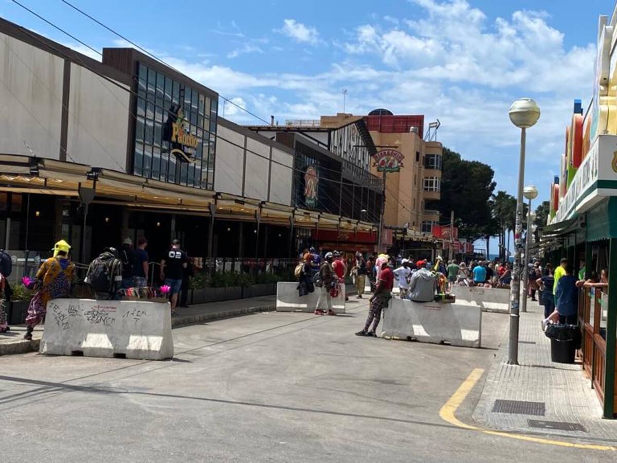 Comienza la campaña de refuerzo de la Policía Local contra el turismo de excesos