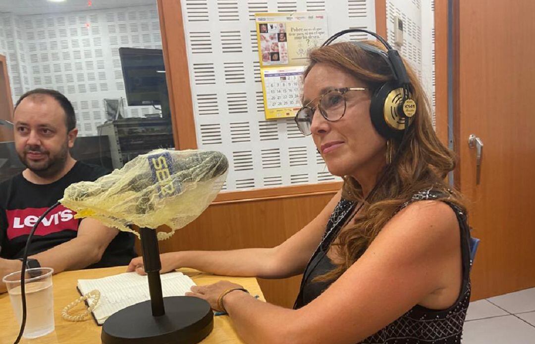 Marian Aguilar, en el estudio de Radio Córdoba.