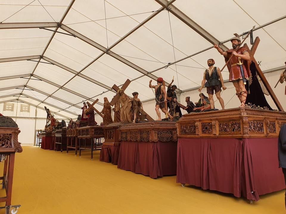 Interior de la carpa situada en la Plaza de Claudio Moyano