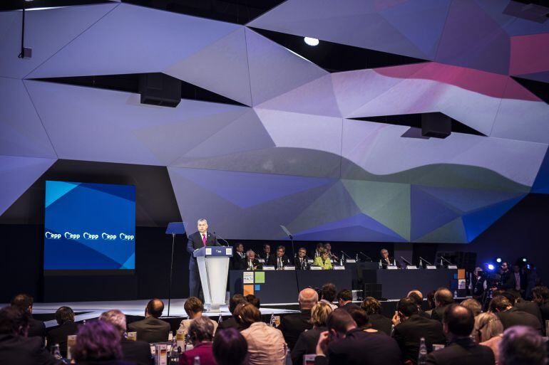 El Primer Ministro de Hungría, Víktor Orban, interviene durante el congreso del Partido Popular Europeo de 2017, organizado en Malta.