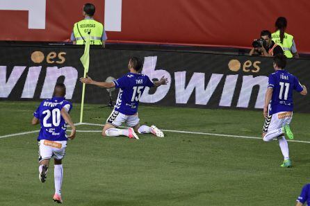 Theo celebra su golazo en la final de Copa