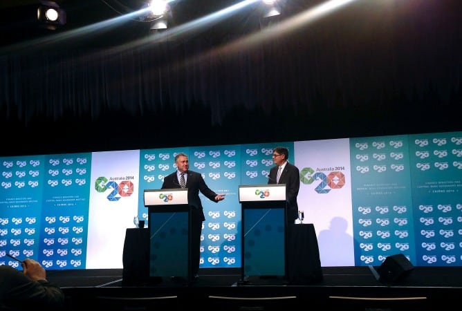 El secretario del Tesoro Jack Lew junto a su homólogo australiano Joe Hockey, durante una conferencia de prensa en el inicio de la reunión del G20