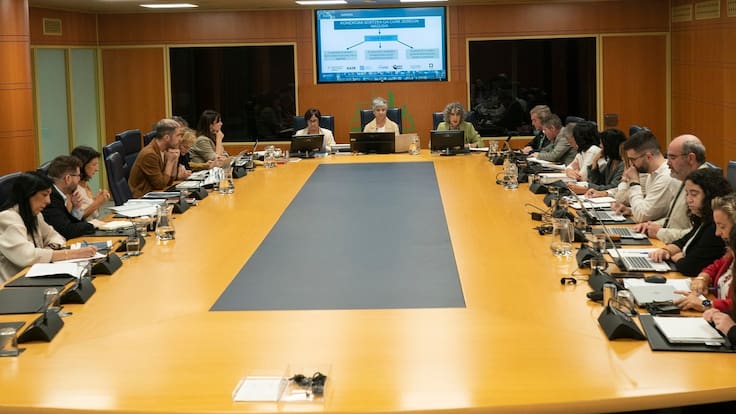 Aparece un condón usado en el Parlamento vasco en el inicio de las comparecencias del Gobierno