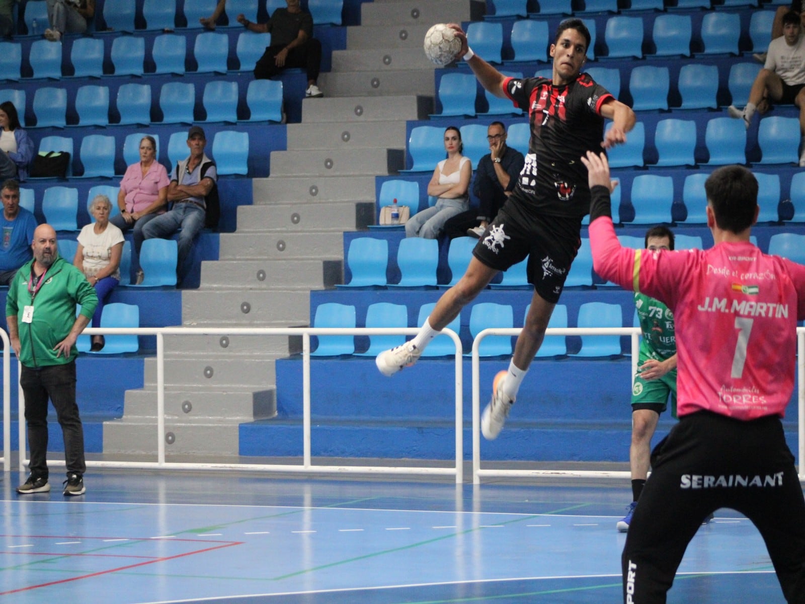 Lanzamiento del Balonmano Lanzarote Ciudad de Arrecife.