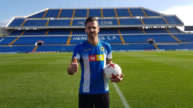 David Torres, en su presentación en el césped del Rico Pérez