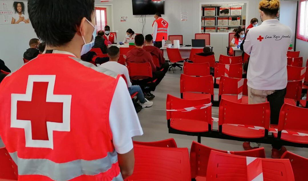 Archivo - Voluntarios de Cruz Roja 