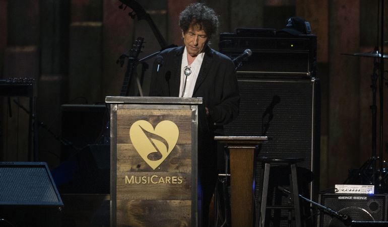 Bob Dylan recibiendo un premio a persona del año en el 2015