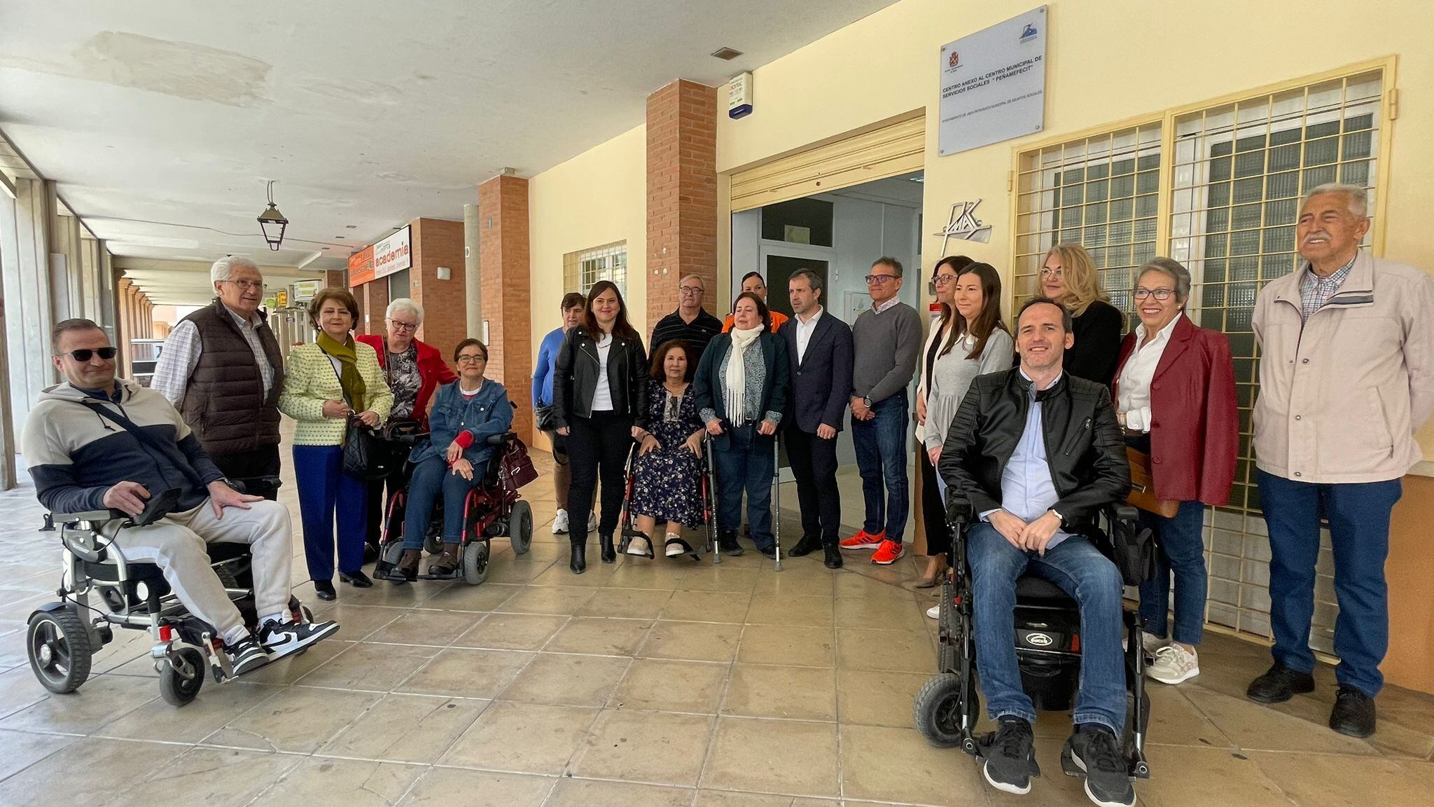 Personalidades del Ayuntamiento de Jaén y Fejidif en la inauguración de la nueva sede en la capital