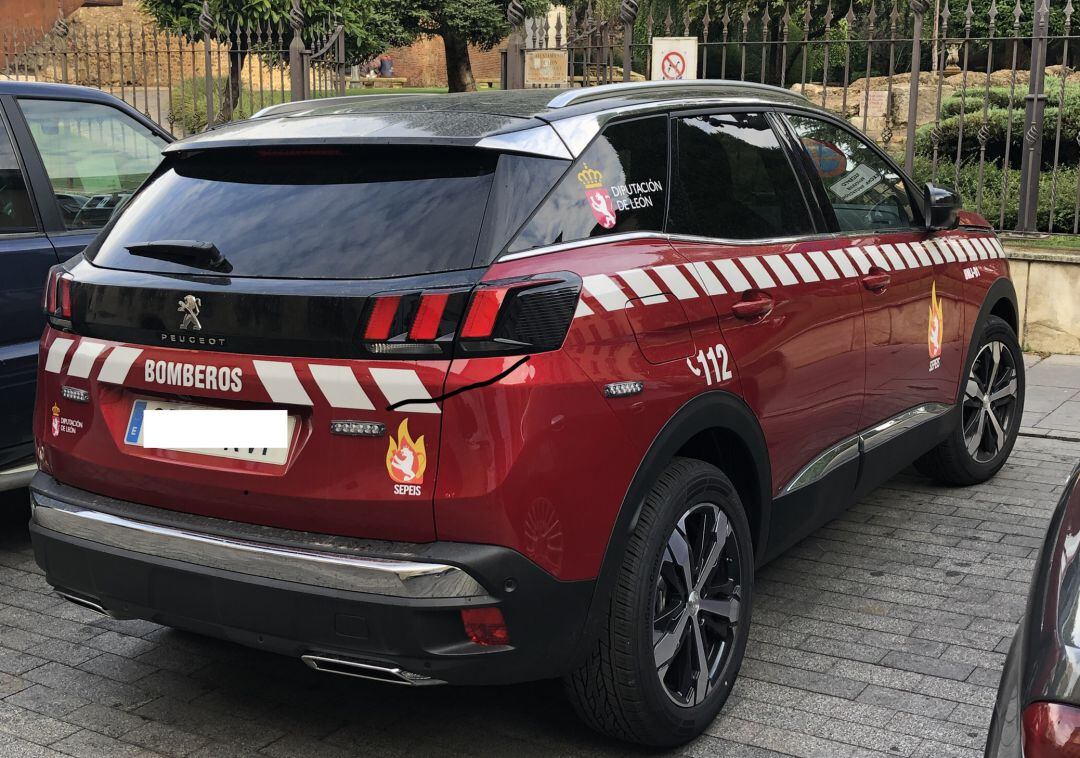 Uno de los coches ya adquiridos por la Diputación para su servicio de parques comarcales de bomberos