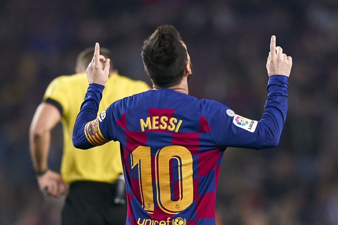 Leo Messi celebra uno de sus goles ante el Valladolid.