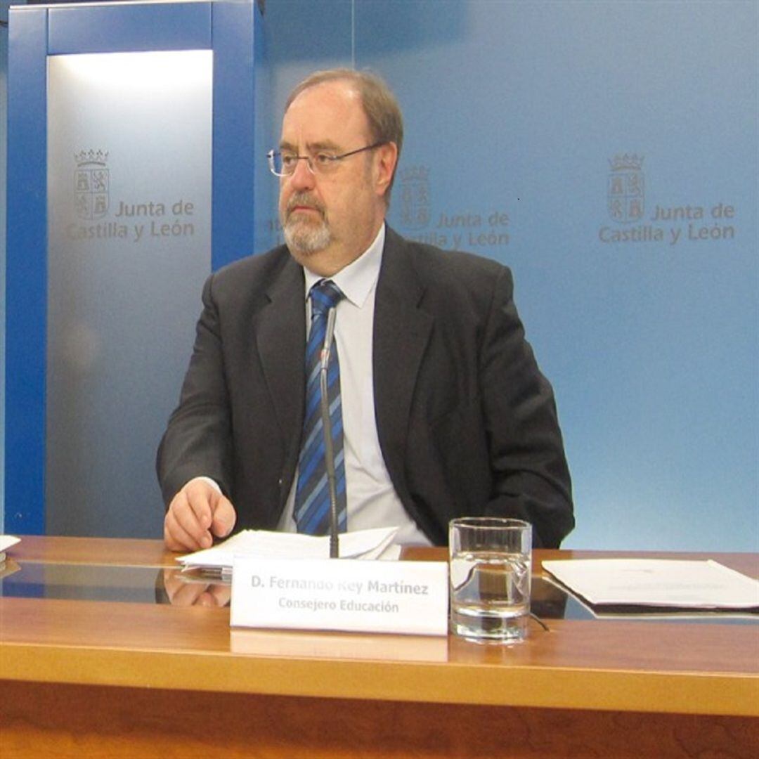 Fernando Rey, Consejero de Educación de la Junta de Castilla y León