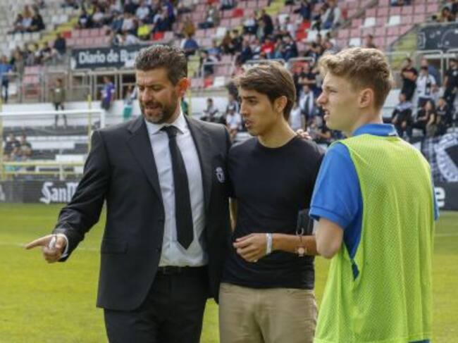 El futuro de Fernando Estévez, entrenador del Burgos CF, está en juego