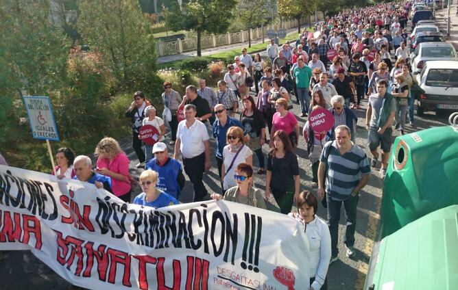 Cerca de 1.000 personas han tomado parte en la manifestación que ha recorrido las calles de Arrasate