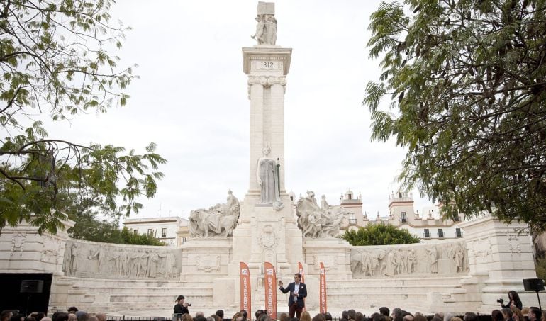 El monumento a las Cortes acoge el acto de Albert Rivera