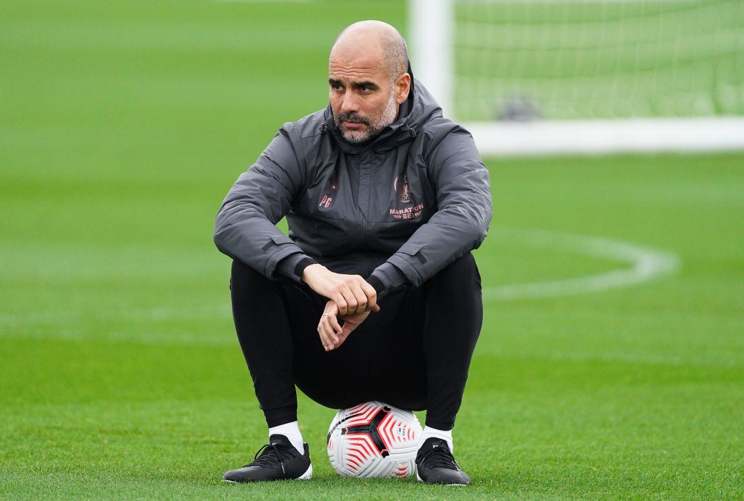 Pep Guardiola en un entrenamiento con el Manchester City