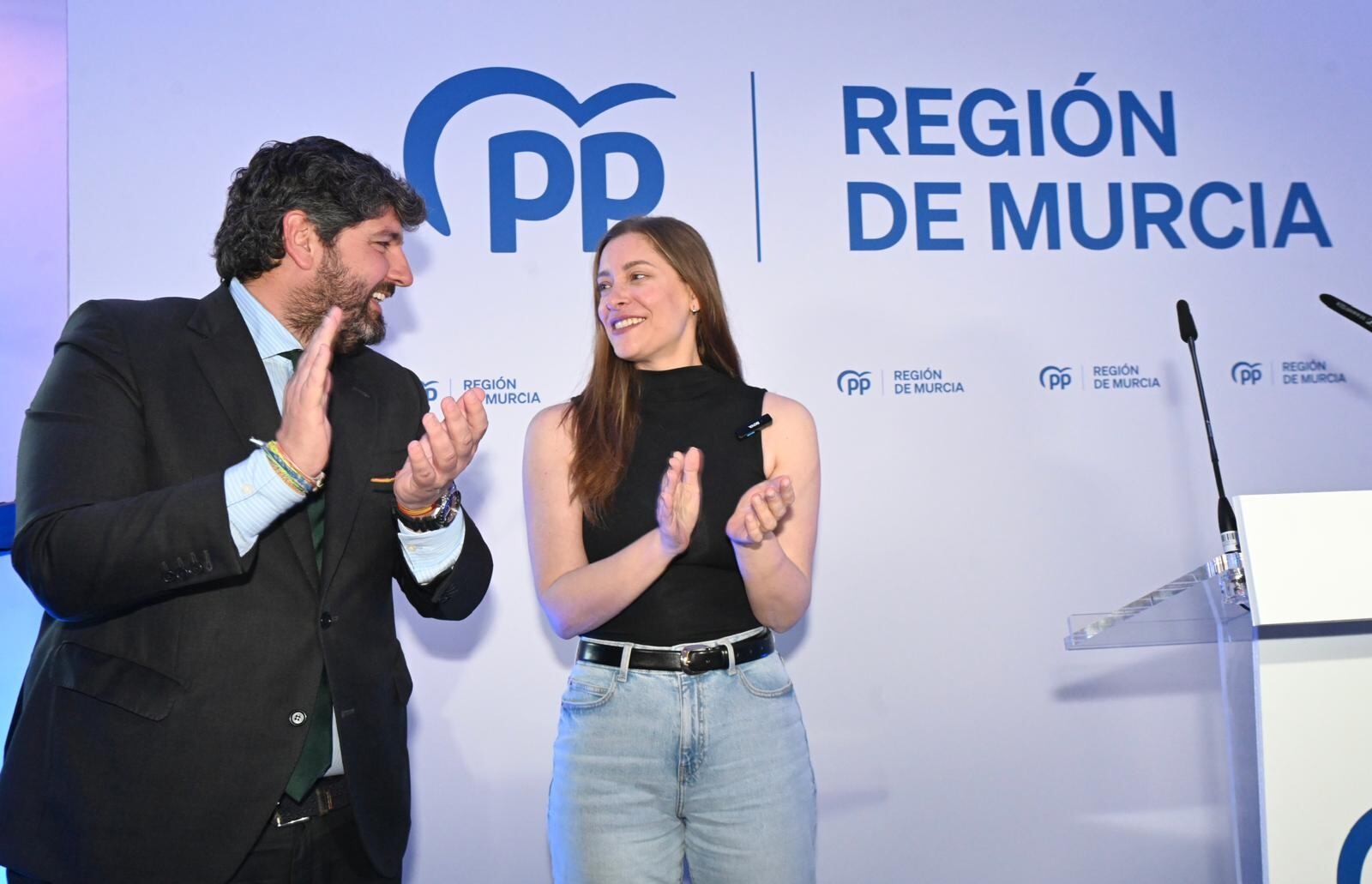 Fernando López Miras y Ester Muñoz