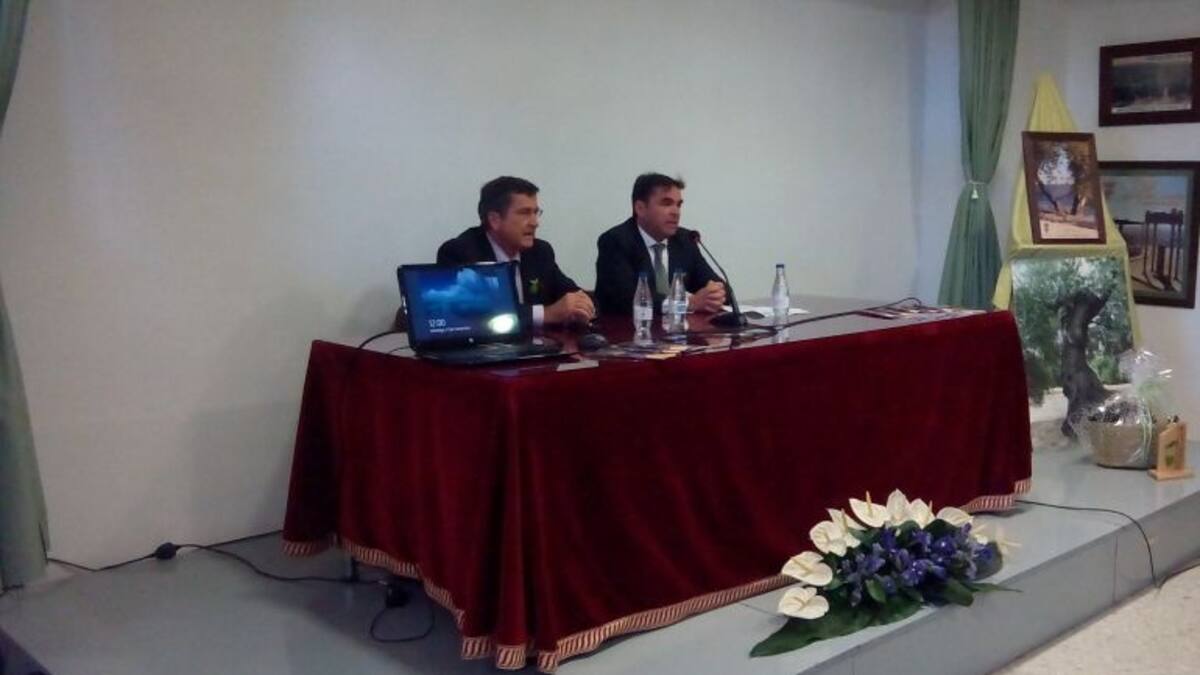 La conferencia ‘El aceite de oliva, el mejor medicamento para las arterias’ clausuró la X Feria del Aceite de Porcuna