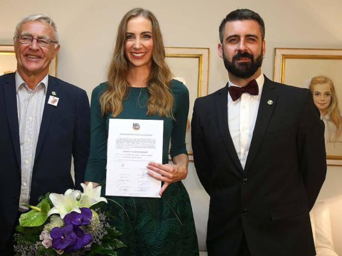 Cruce de acusaciones a cuenta del polémico ‘contrato’ de vestimenta