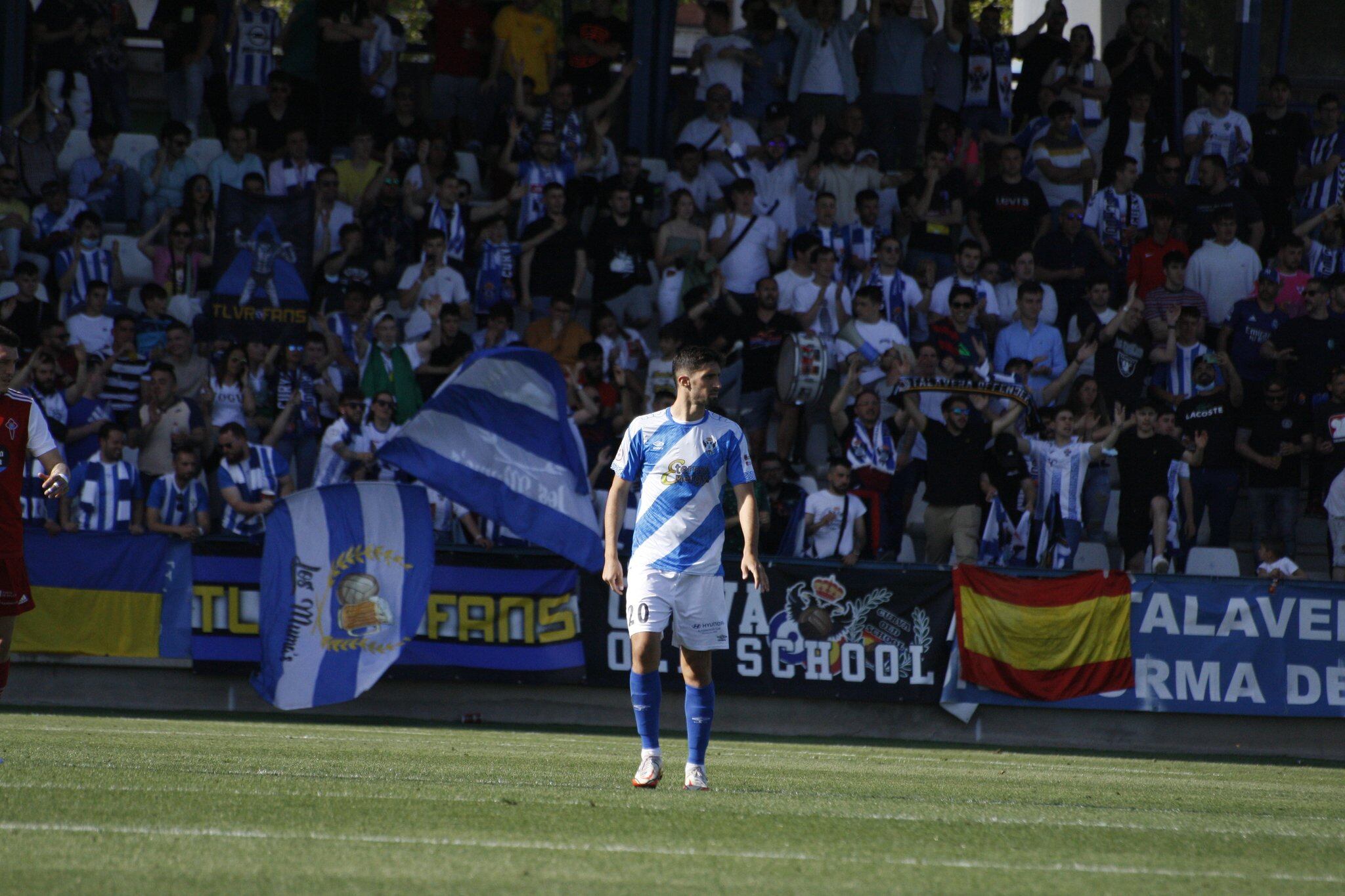 El futbolista ha publicado esta imagen en redes sociales para despedirse de la afición del Talavera