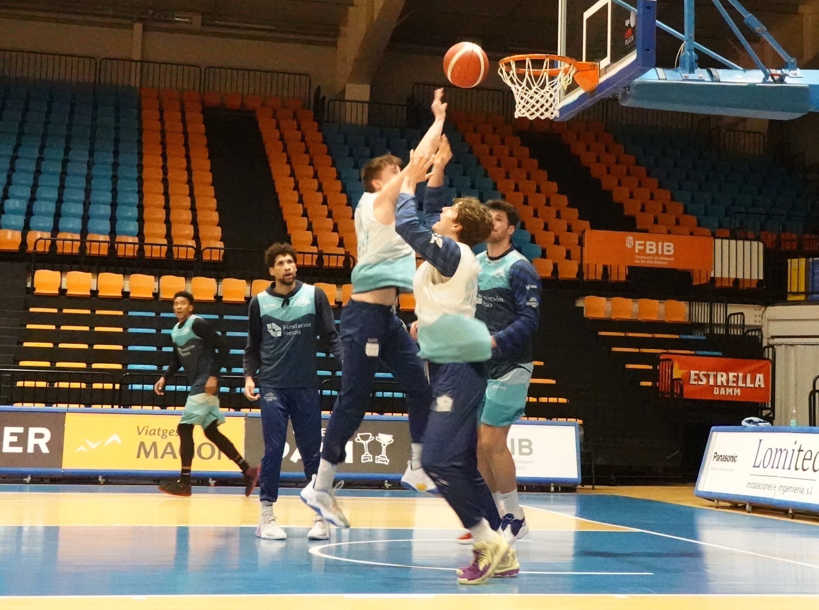 Javi Zamora pot disposar de tots els seus jugadors de cara al partit de dissabte contra el Huesca la Magia.