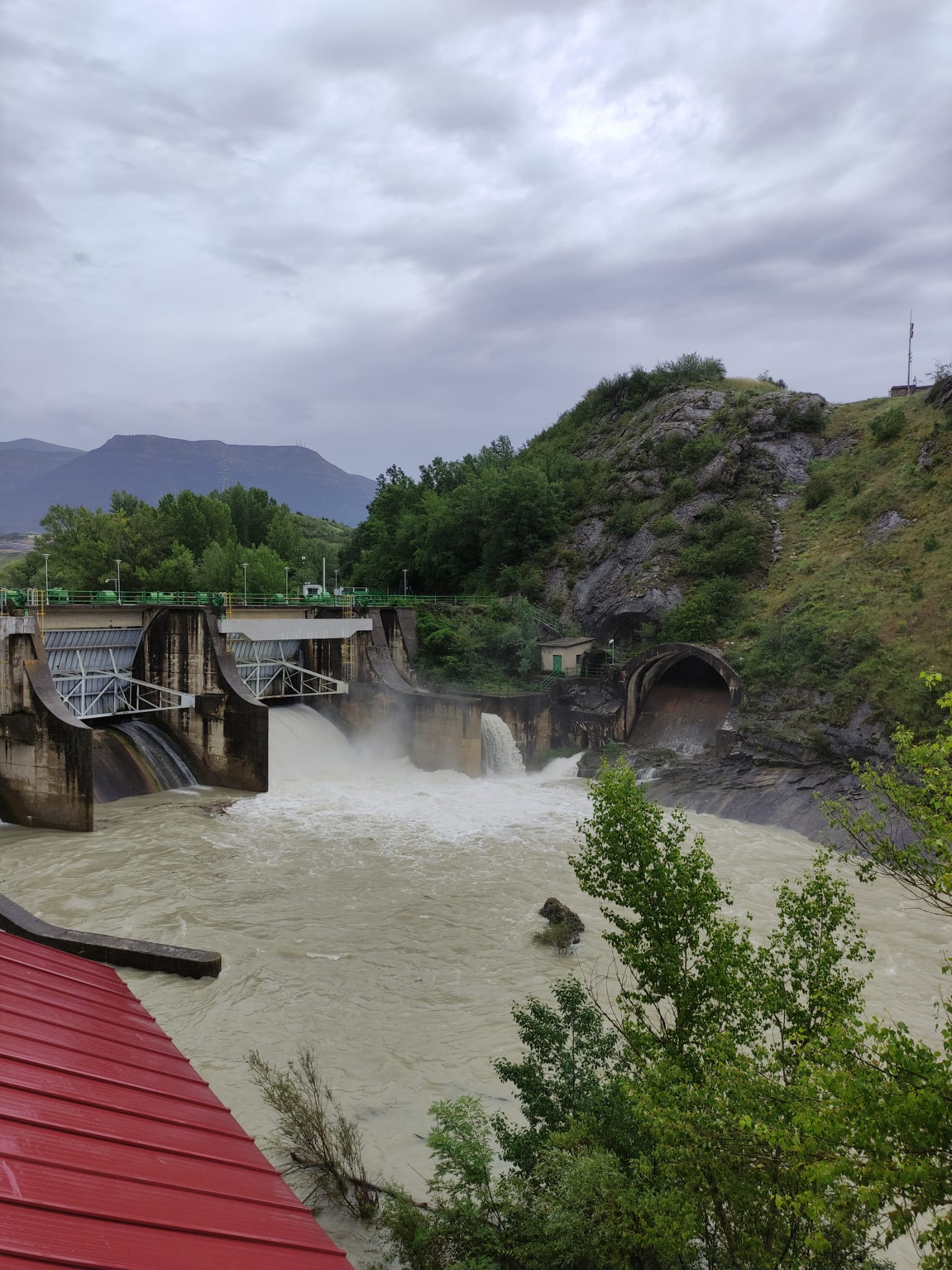 Río Gállego a su paso por Sabiñánigo