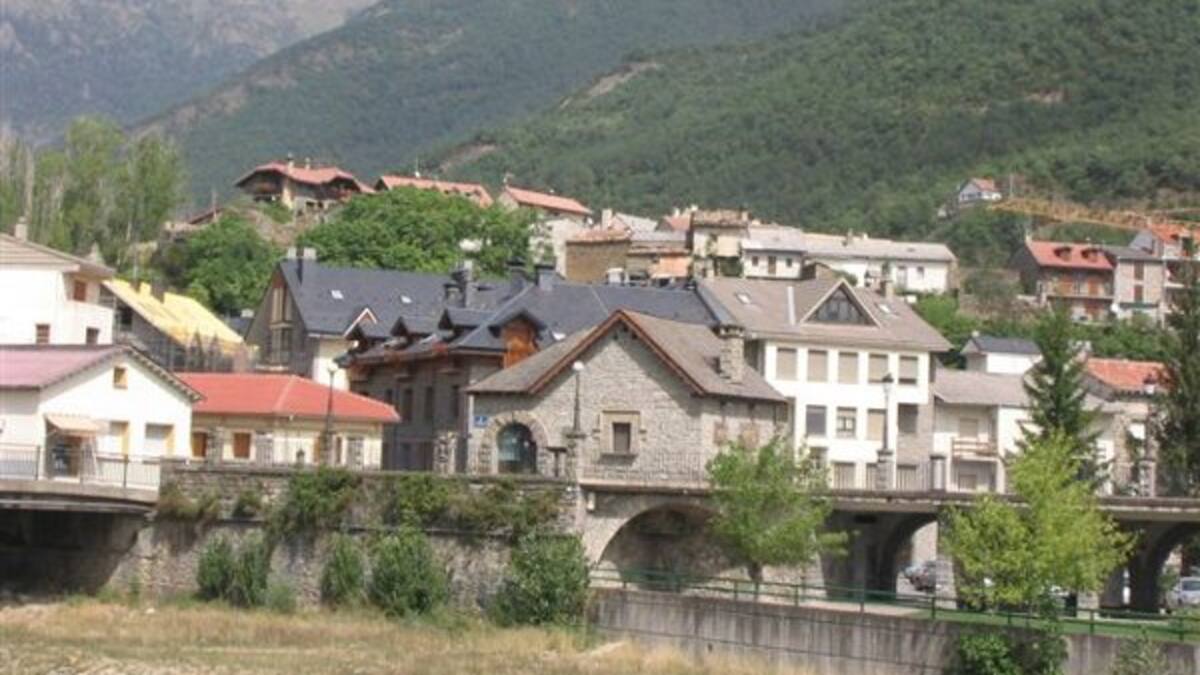 Rechazan la “macrourbanización" y lago de pesca en Biescas