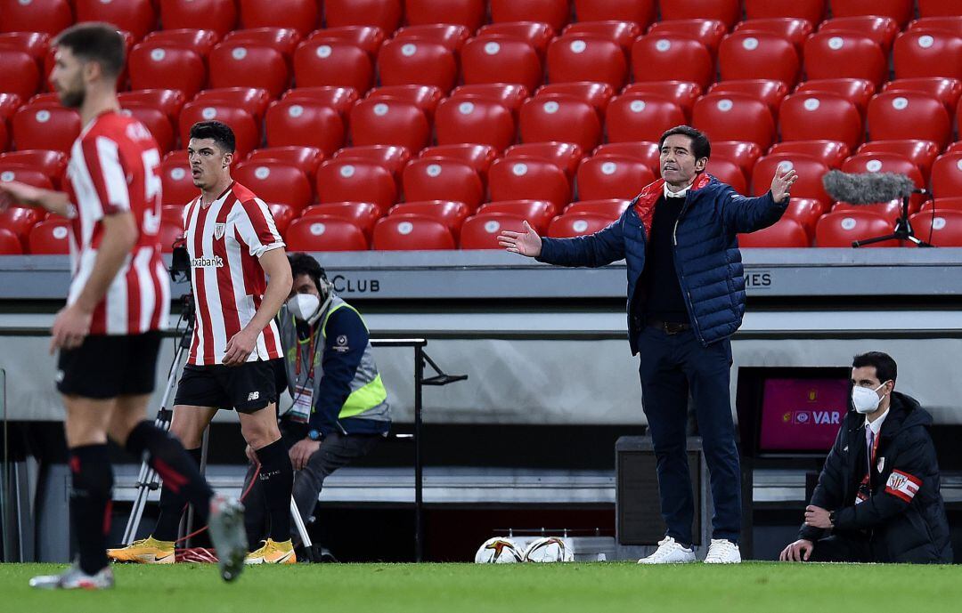 BILBAO, SPAIN - FEBRUARY 11: Marcelino Garcia Toral, manager of Athletic Club gestures from the side lines during the Copa del Ray Semi Final match between Athletic Club and Levante at Estadio de San Mames on February 11, 2021 in Bilbao, Spain. Sporting s