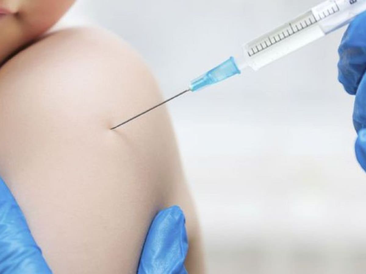 Pediatras del Santa Lucía animan a combatir enfermedades infantiles prevenibles con vacunas