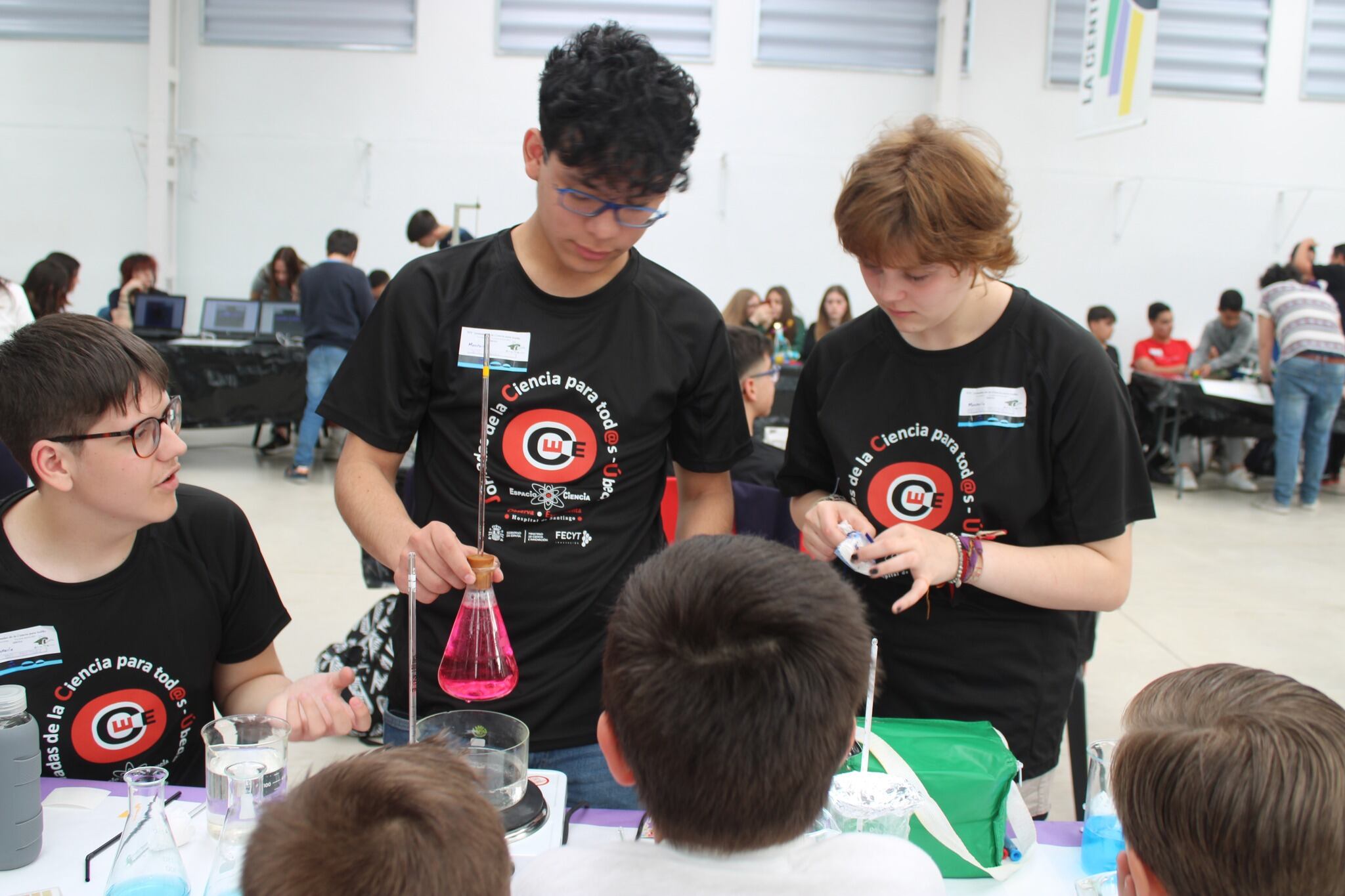 Estudiantes muestran sus proyectos en las Jornadas de la Ciencia para tod@s