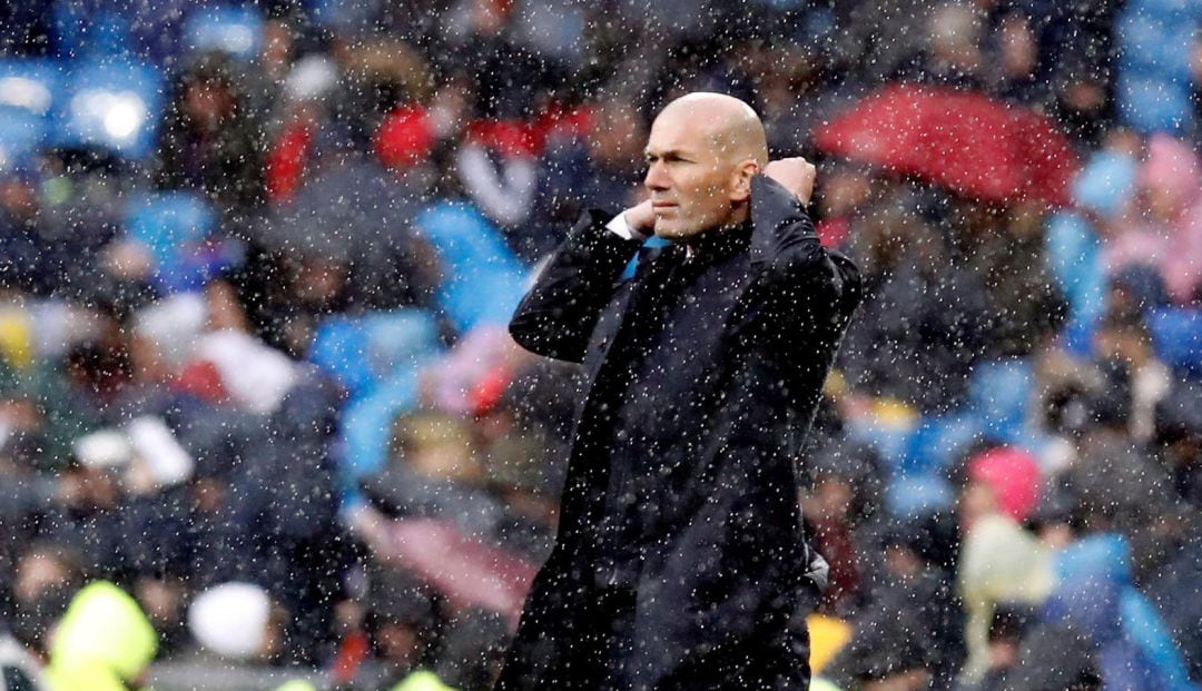 Zinedine Zidane, en un momento del Real Madrid - Eibar.