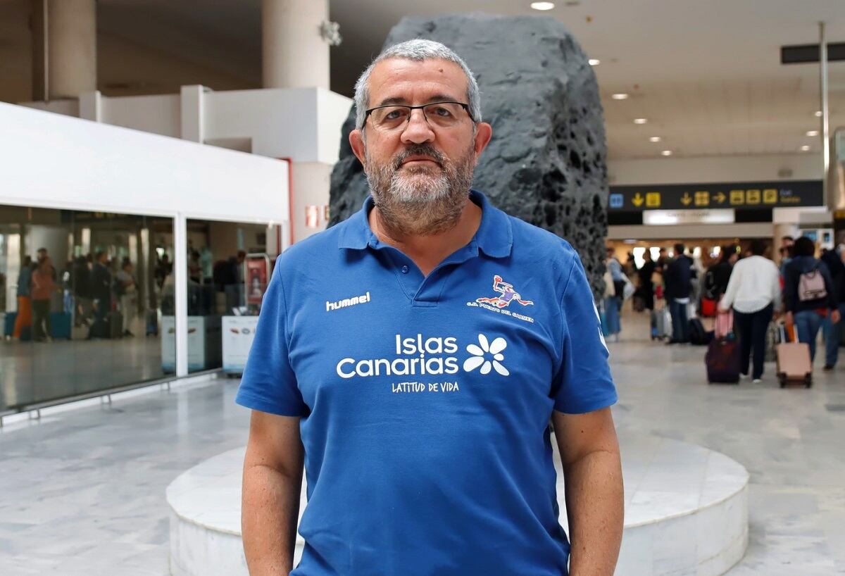 Miguel Ángel Rodríguez Santana en el aeropuerto César Manrique Lanzarote.