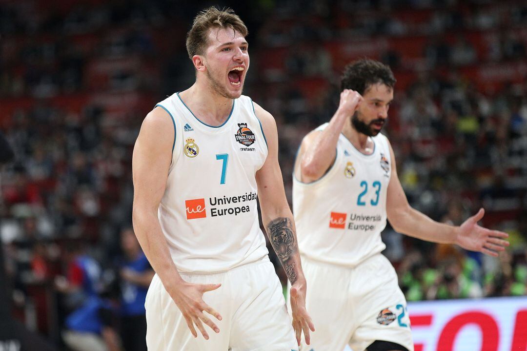 Doncic, en un partido del Real Madrid junto a Sergio Llull, uno de los artífices del pase de España a la final del Mundial.