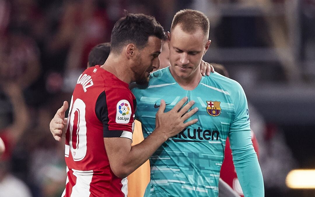 Aduriz y Ter Stegen conversando tras el primer partido liguero de este año