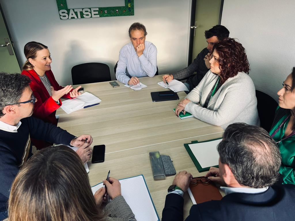 Marga Prohens en la reunión con Satse