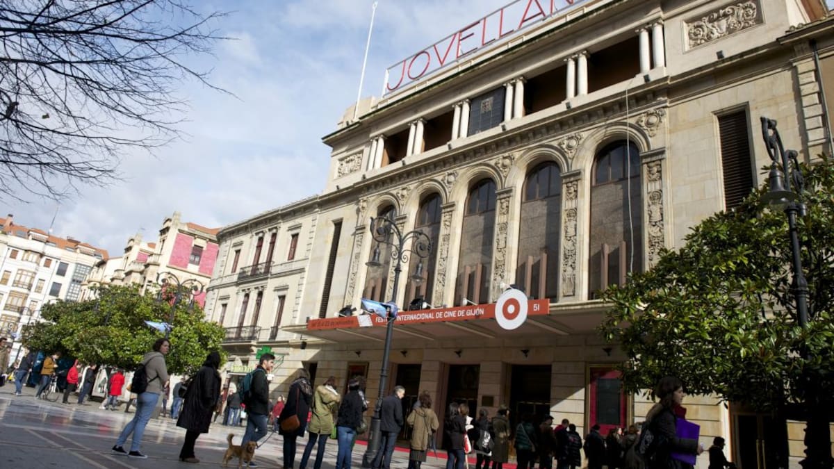 El Teatro Jovellanos cancela toda la programación de Mayo